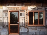 Có nên sử dụng cửa gỗ thời xưa trang trí cho ngôi nhà?
