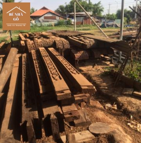 Hoành 105 nhà Huế  chạm trỗ ba gian hai chái 24 cột giá mùa covid