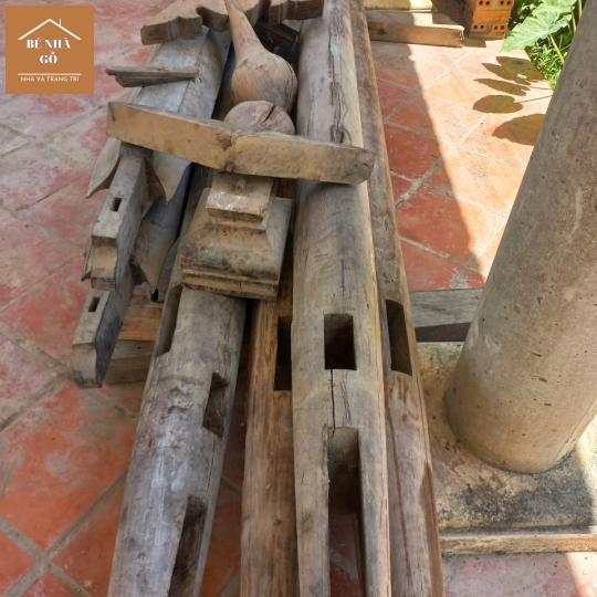 LƯU NGAY ĐỊA CHỈ THI CÔNG NHÀ GỖ CỔ ĐỘC ĐÁO 