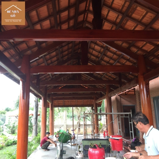 Đơn vị chuyên thi công nhà mái ngói giá rẻ chất lượng cao